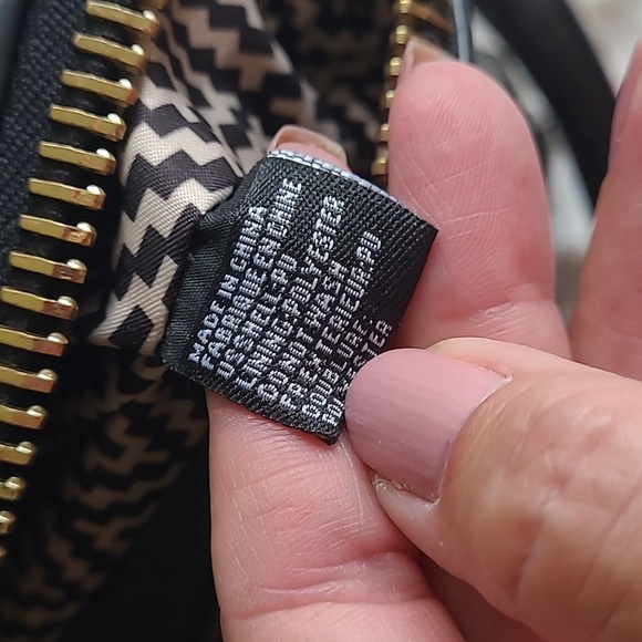 Sasha + Sofi gray zippered purse with weave design. Handle and shoulder strap. - Picture 16 of 17